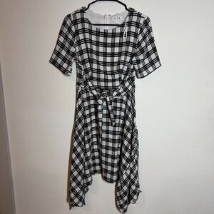 Elle Dress Womens Medium White Black Plaid Tie Waist Handkerchief Hem Back Zip
